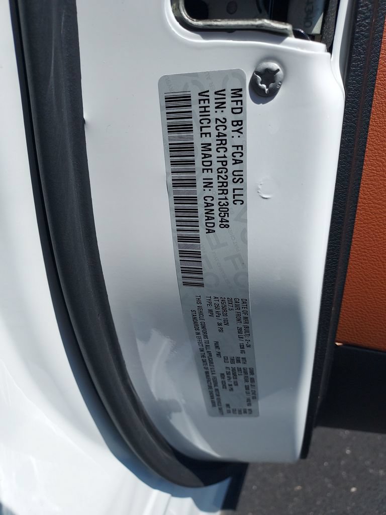 Used 2024 Chrysler Pacifica Pinnacle w/ Trailer Tow Group FWD image 27