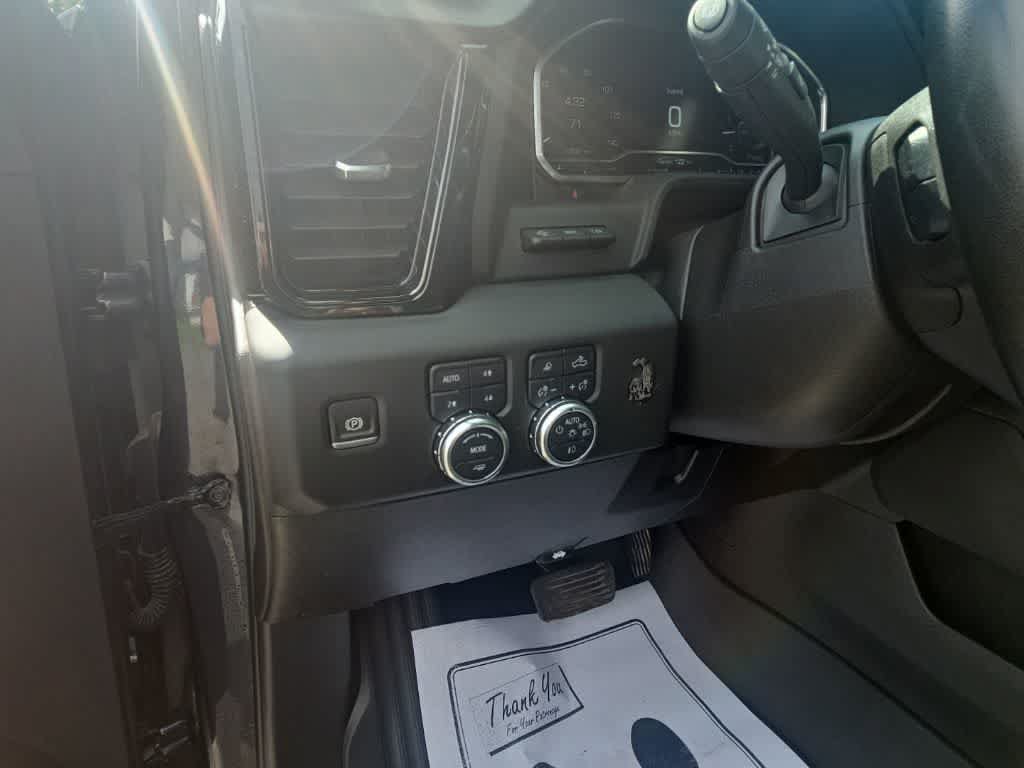 Used 2024 GMC Sierra 2500 AT4 w/ AT4 Premium Plus Package AWD/4WD image 11
