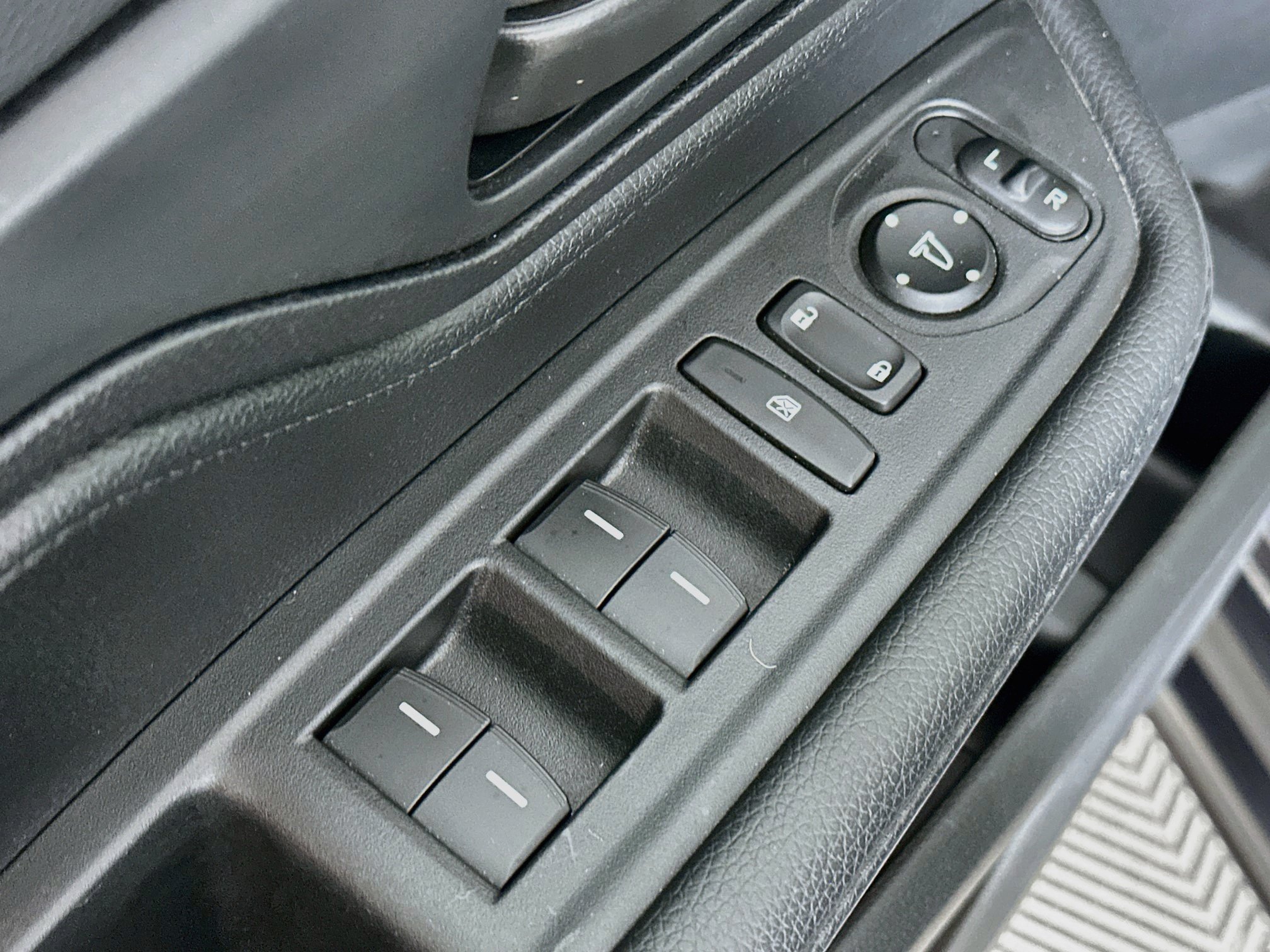 Used 2025 Honda Odyssey EX-L image 16