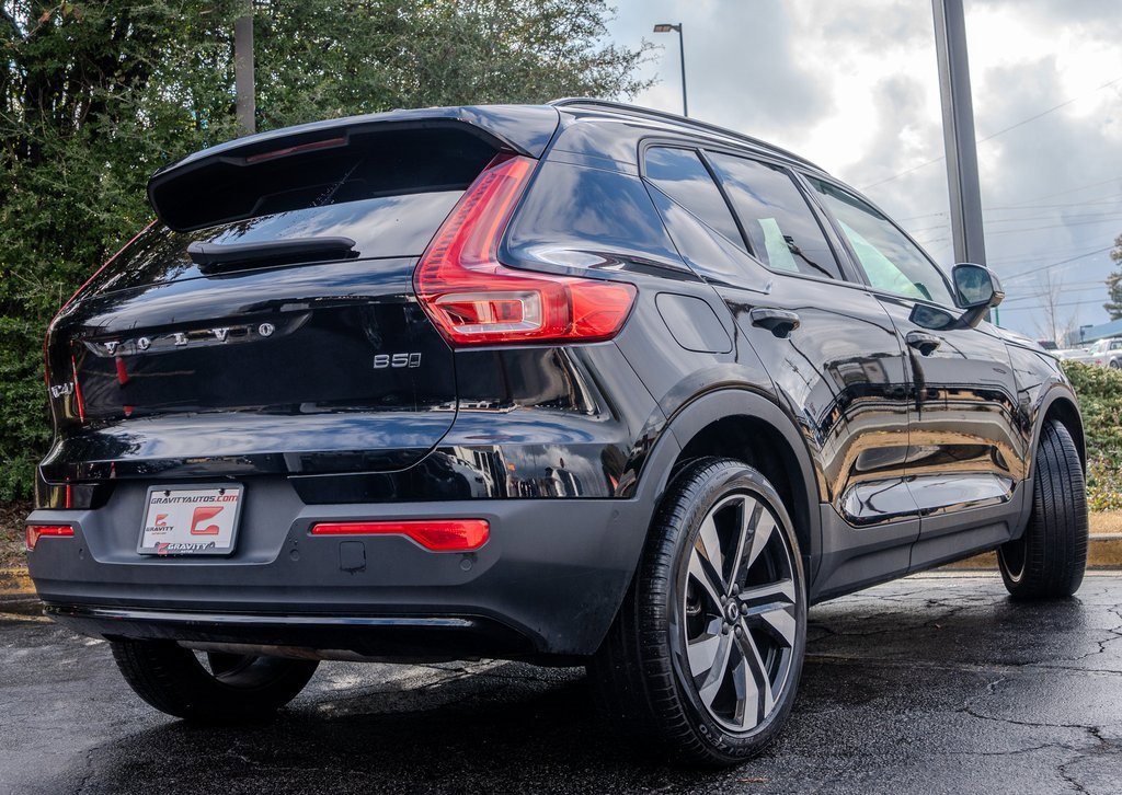 Used 2025 Volvo XC40 B5 Plus image 28