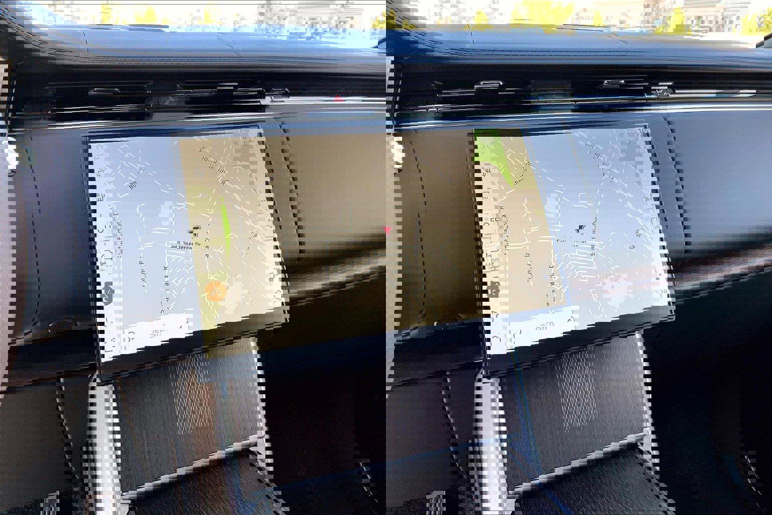 New 2025 Land Rover Range Rover Autobiography image 8