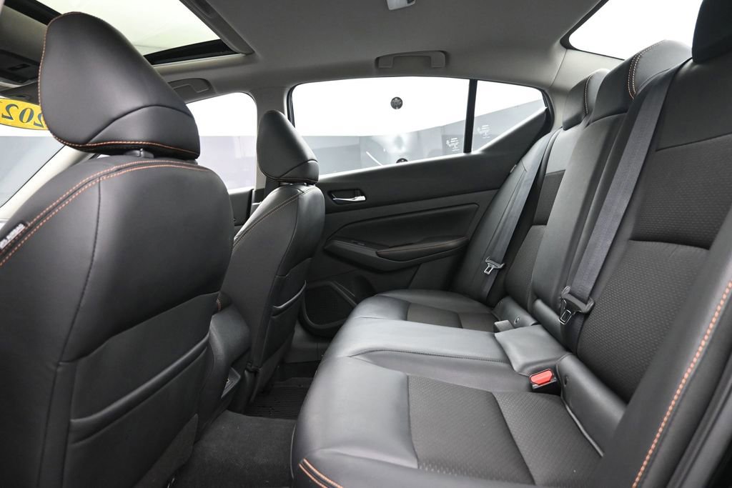 Used 2021 Nissan Altima 2.5 SR w/ SR Premium Package AWD/4WD image 10