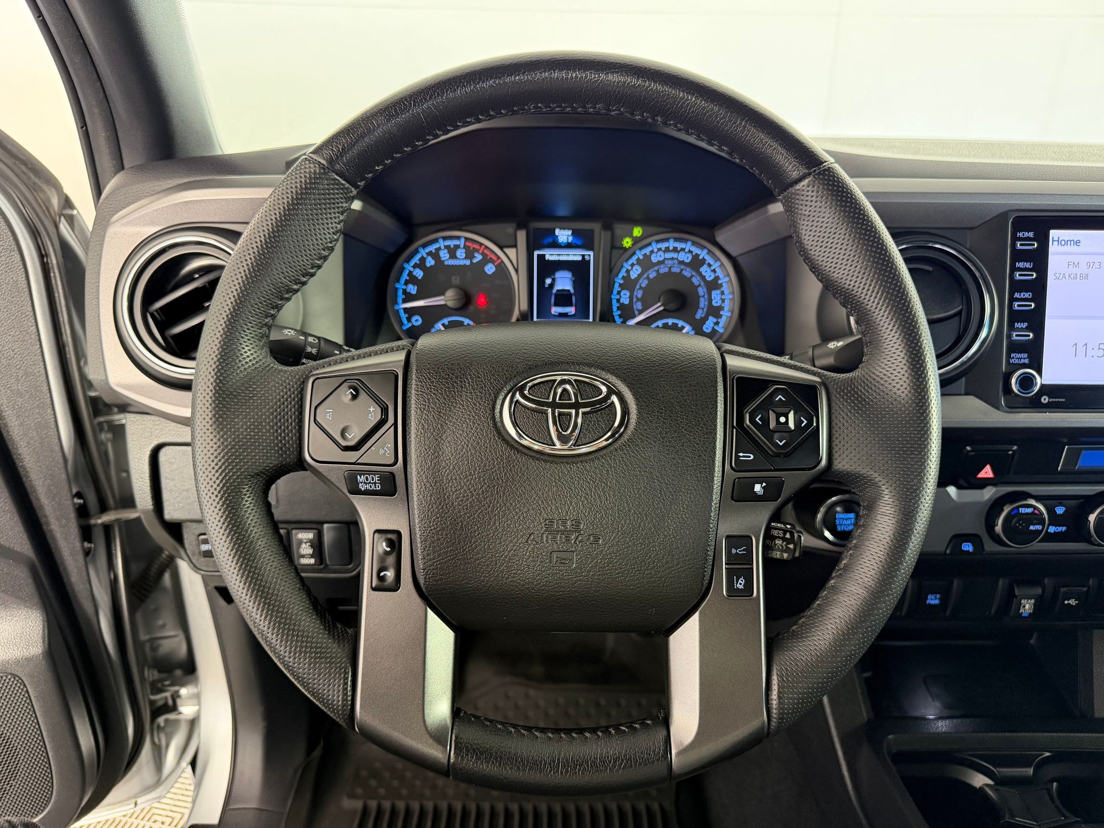 Used 2022 Toyota Tacoma TRD Off-Road RWD image 11