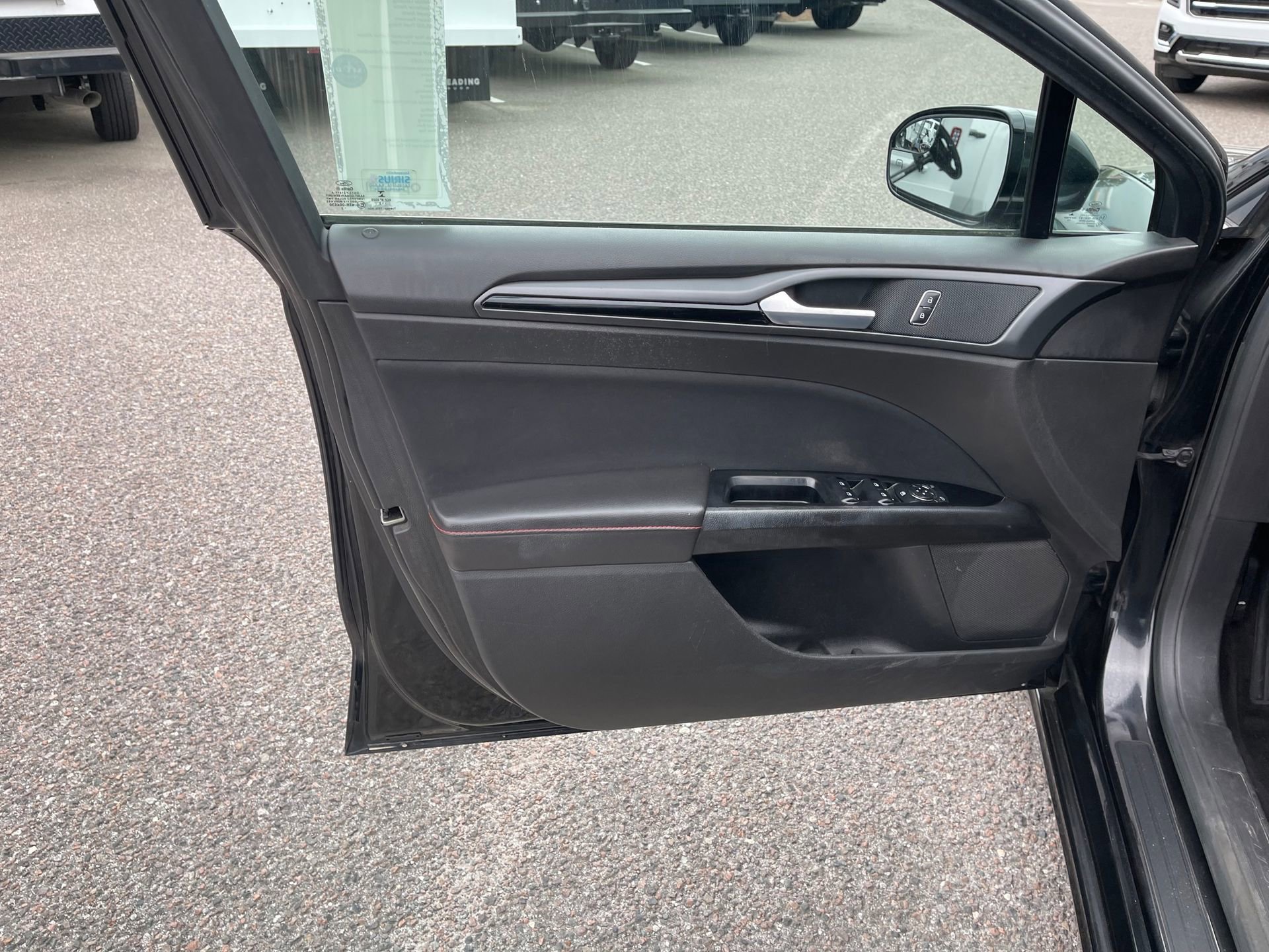 Used 2014 Ford Fusion SE image 14