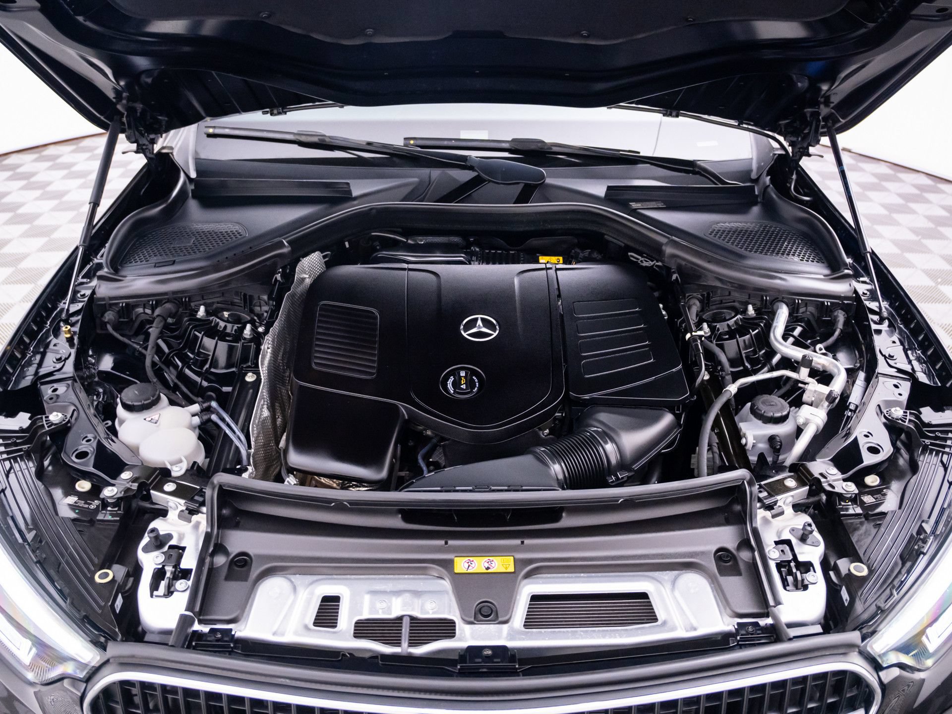 Used 2023 Mercedes-Benz GLC 300 4MATIC w/ Exclusive Trim Package image 31