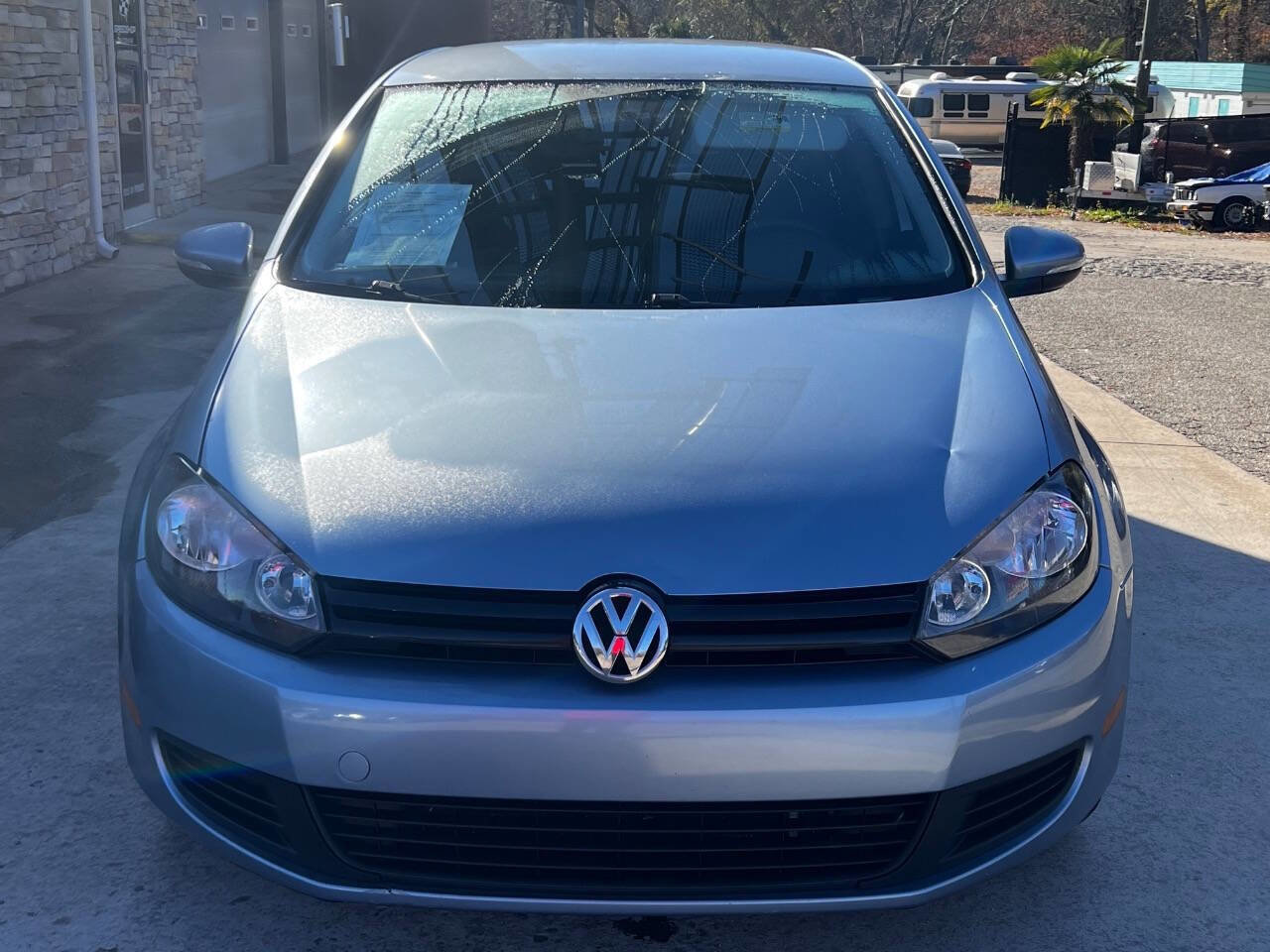 Used 2010 Volkswagen Golf 4-Door image 10