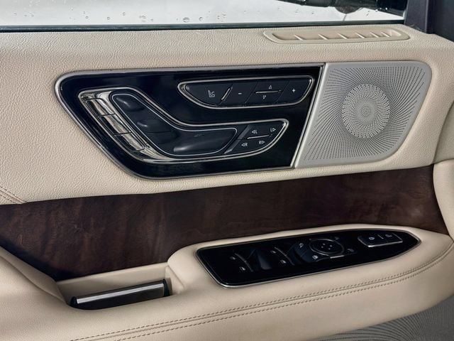 Certified 2020 Lincoln Navigator Reserve w/ Luxury Package AWD/4WD image 20