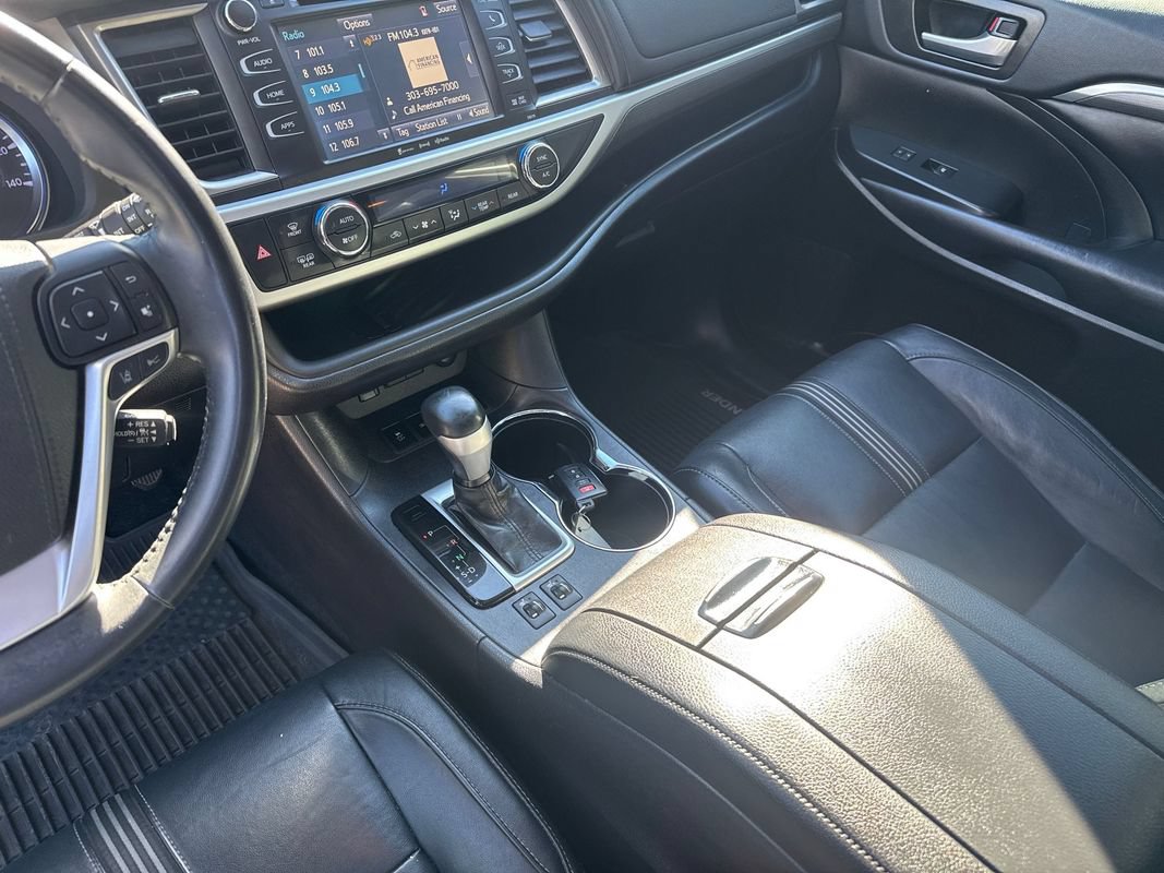 Used 2018 Toyota Highlander SE AWD/4WD image 34