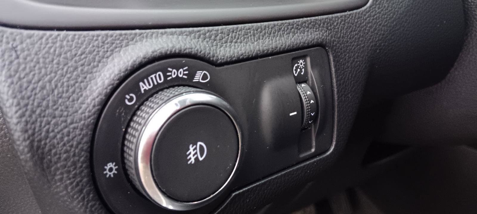 Used 2020 Buick Envision Essence w/ LPO, Cargo Package image 12