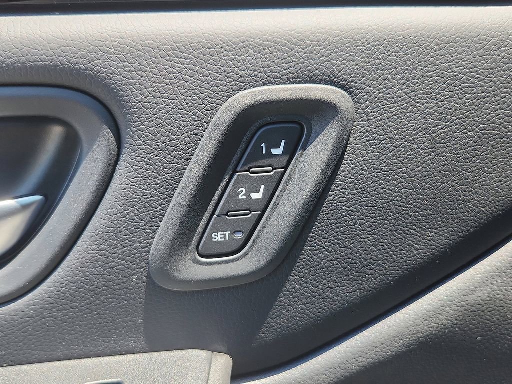 Certified 2025 Honda Pilot Touring image 20