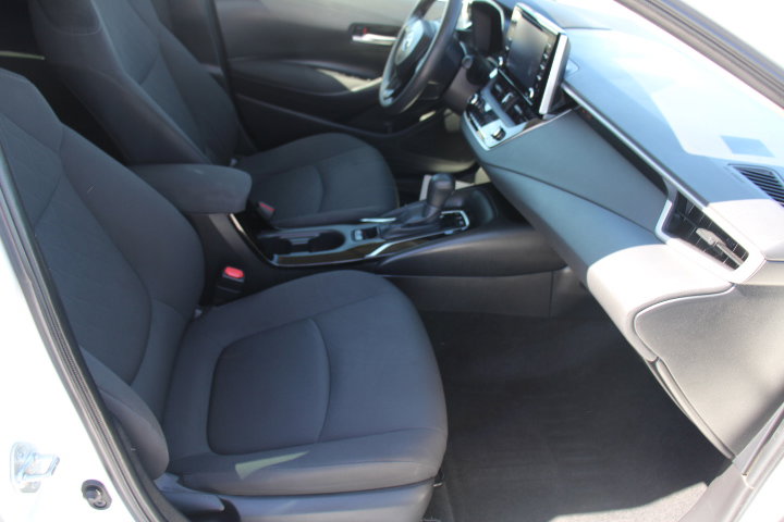 Used 2021 Toyota Corolla LE w/ Carpet Mat Package (TMS) image 18