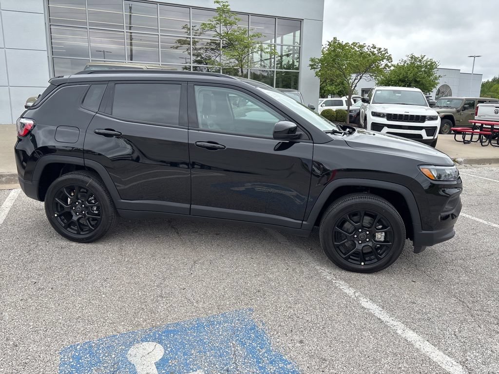 New 2026 Jeep Compass Latitude AWD/4WD image 31