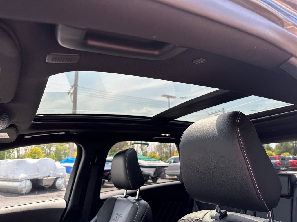 Used 2020 Ford Edge ST w/ Cold Weather Package image 12