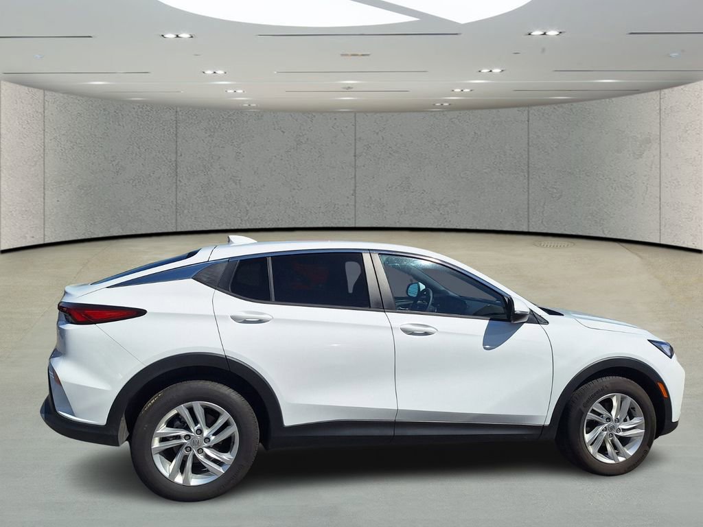 Used 2025 Buick Envista Preferred image 5