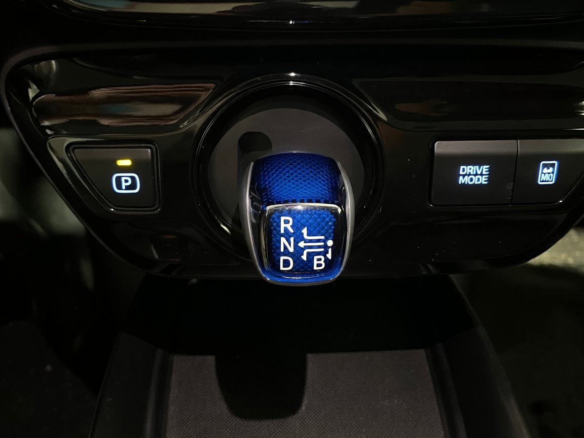 Used 2022 Toyota Prius LE FWD image 12
