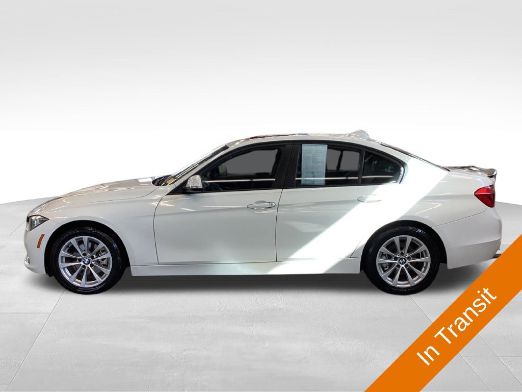 Used 2017 BMW 320i xDrive Sedan AWD/4WD image 3