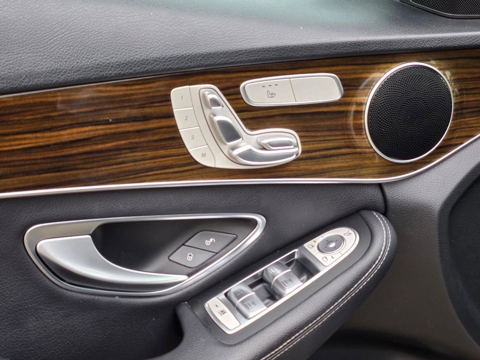 Used 2019 Mercedes-Benz C 300 Sedan image 11