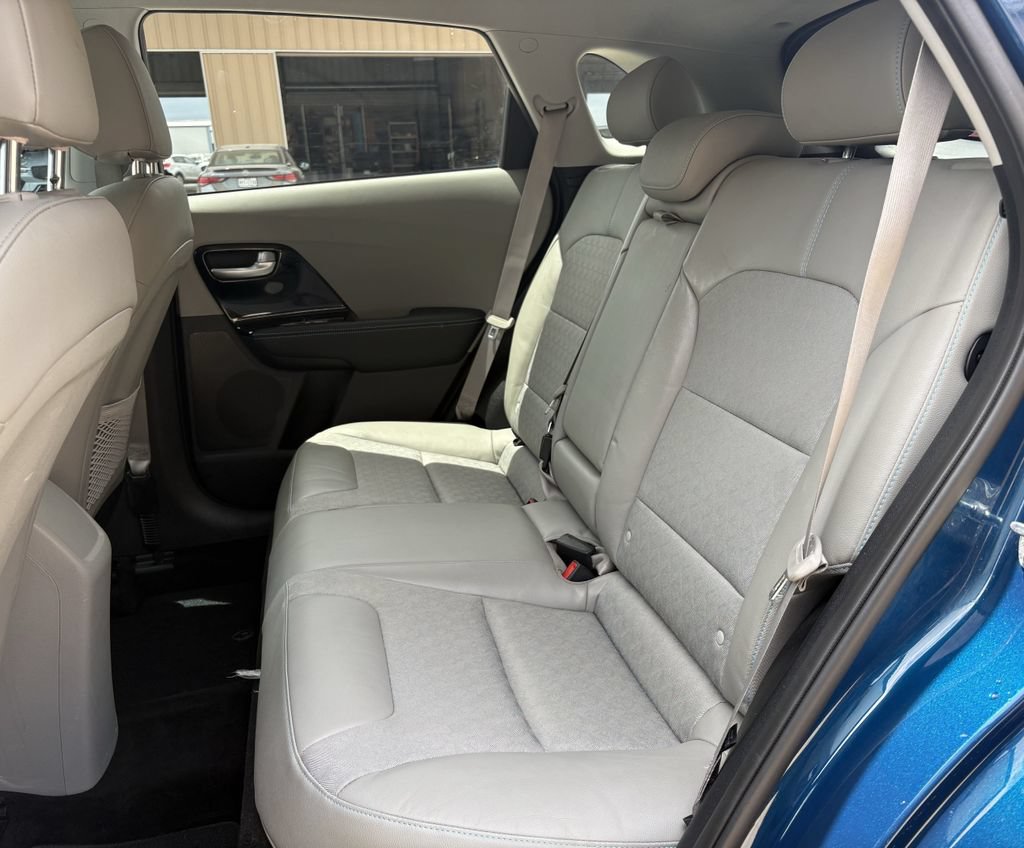 Certified 2022 Kia Niro LXS FWD image 24