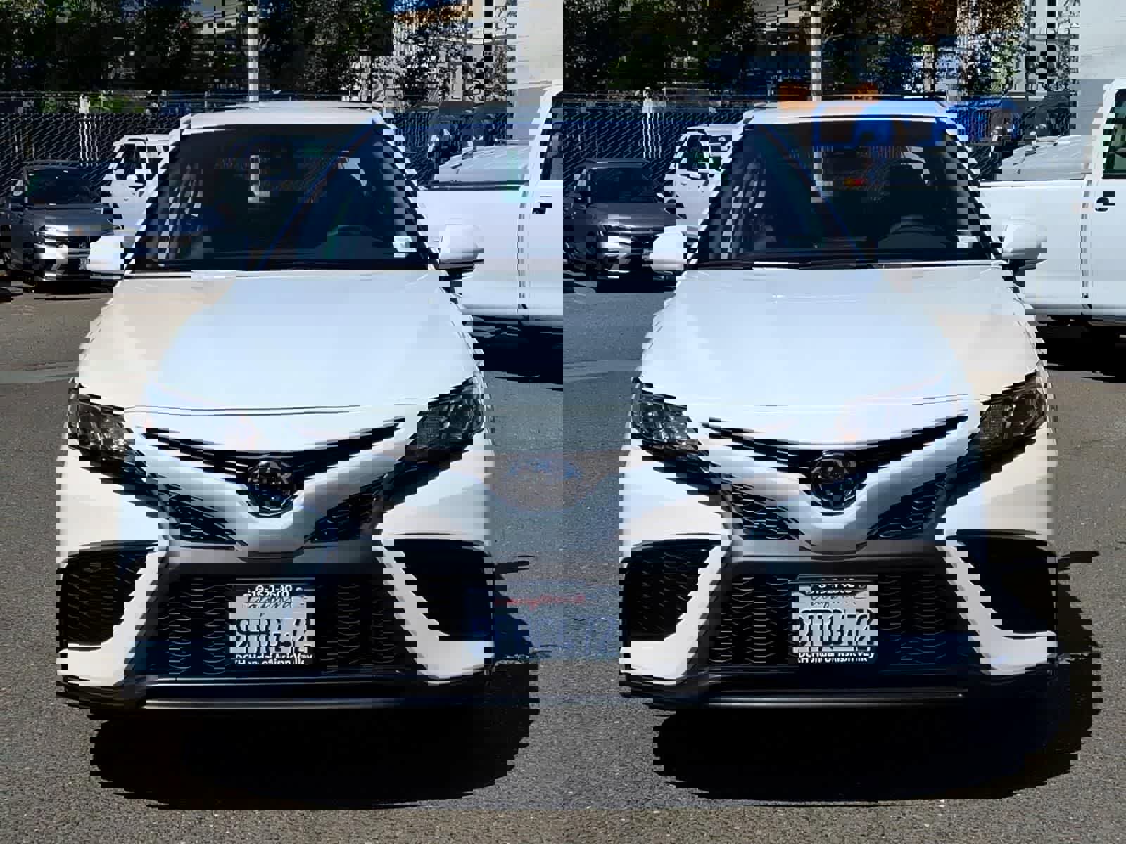 Used 2023 Toyota Camry SE image 2