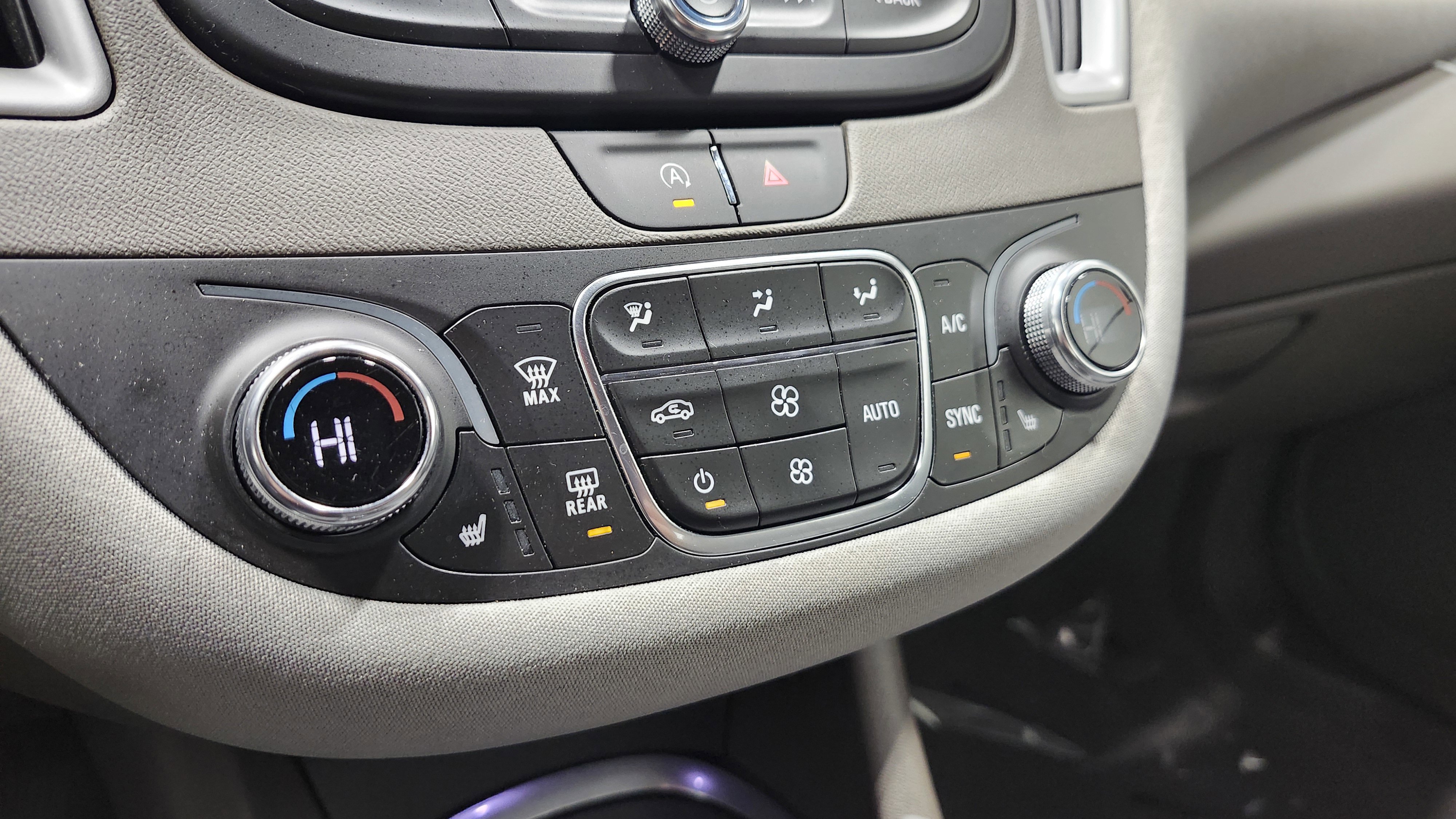 Used 2023 Chevrolet Malibu LT image 32