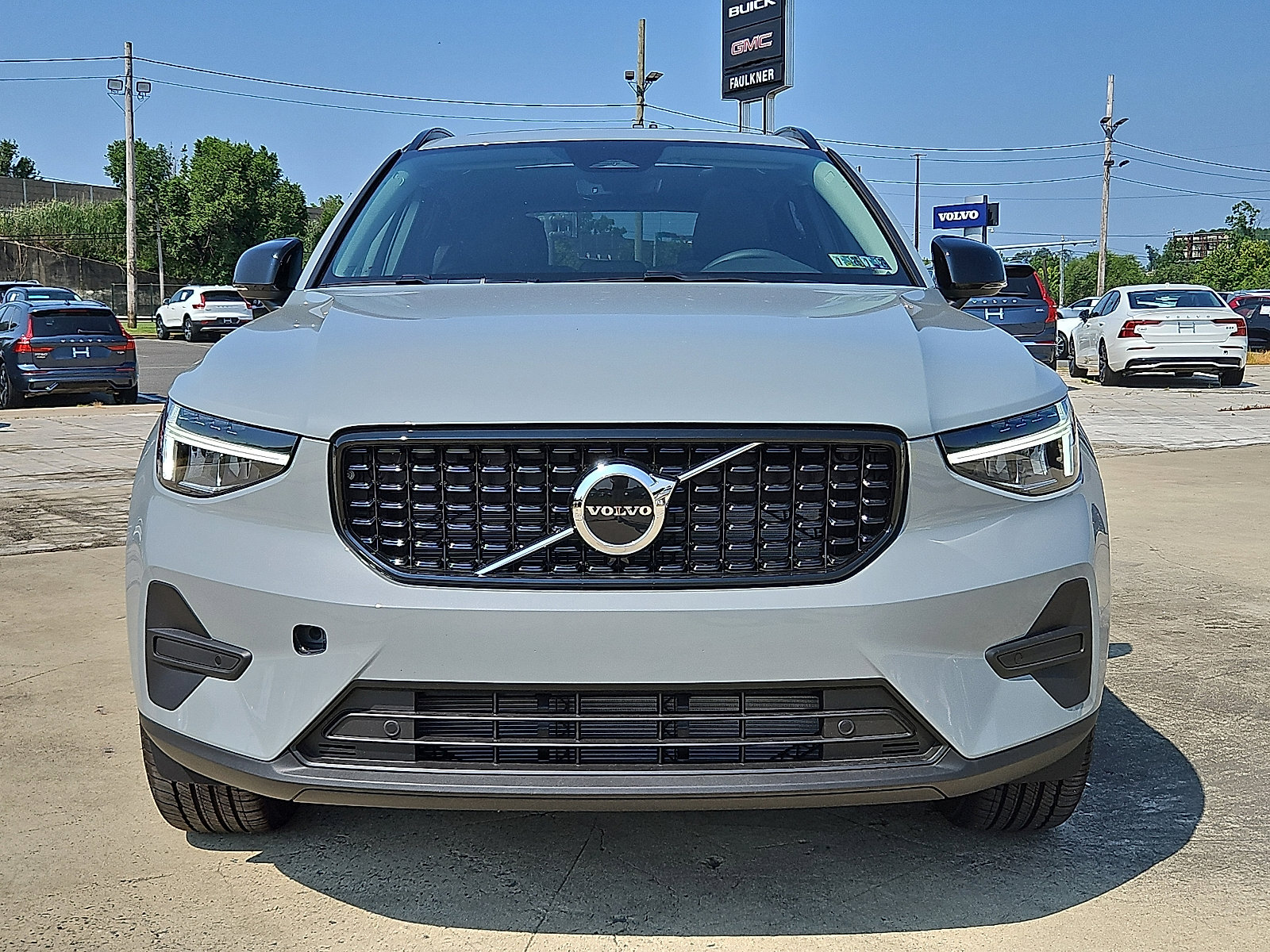 New 2026 Volvo XC40 B5 Core w/ Protection Package Premier AWD/4WD image 2