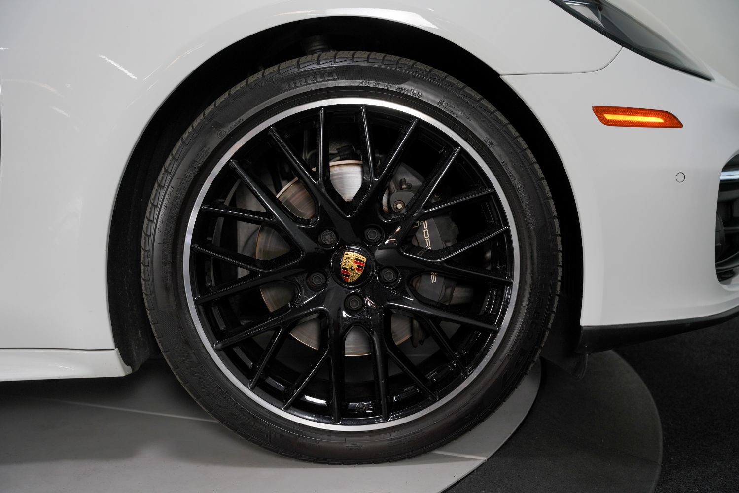 Used 2023 Porsche Panamera 4 Platinum Edition AWD/4WD image 23