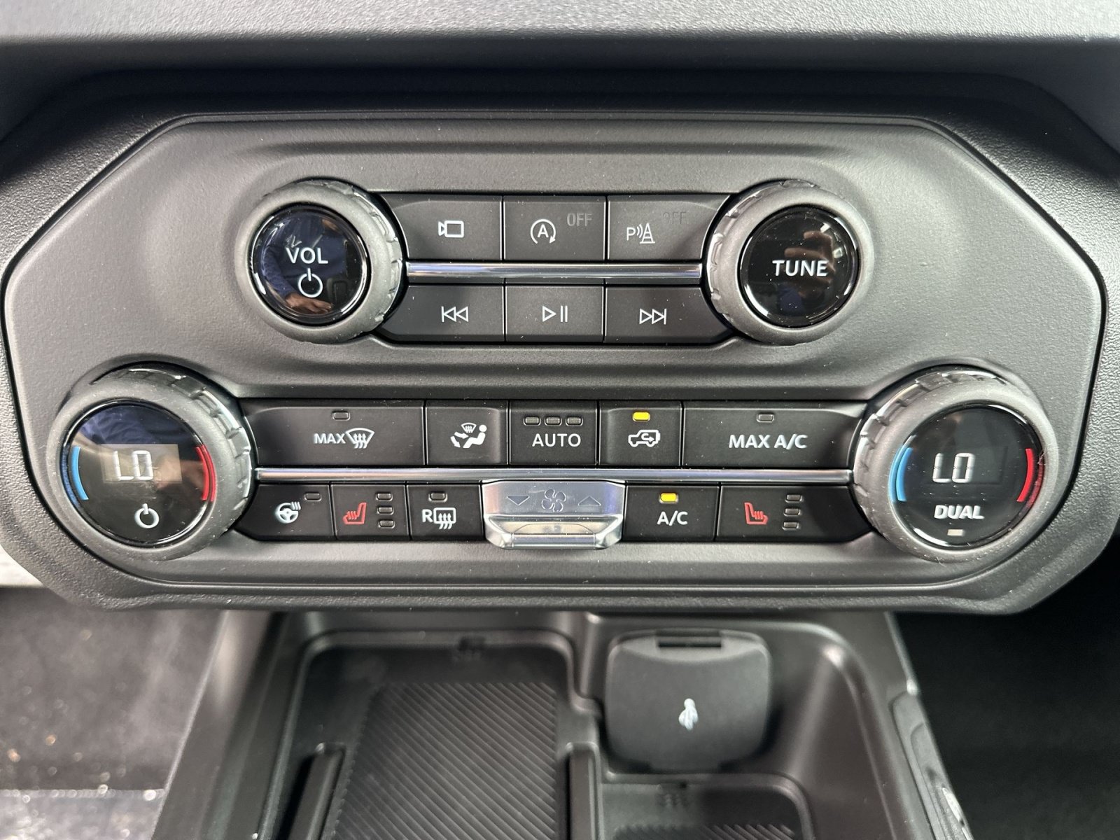 New 2026 Ford Bronco Outer Banks AWD/4WD image 29