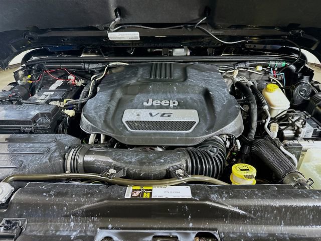 Used 2015 Jeep Wrangler Unlimited Sahara image 29