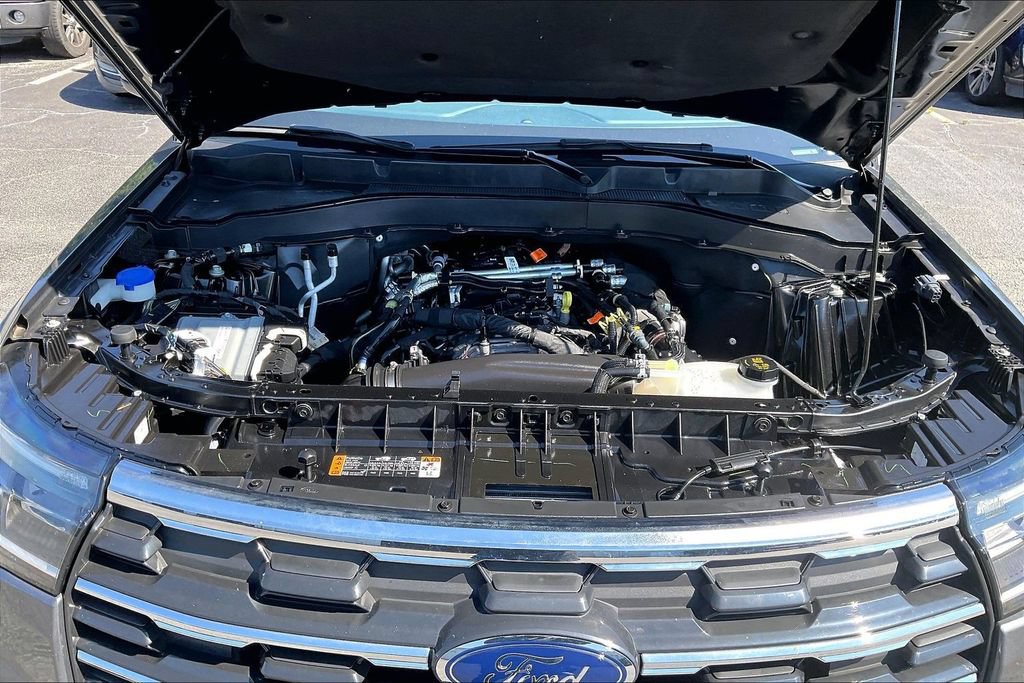 Certified 2025 Ford Explorer Active RWD image 10