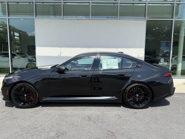 New 2026 BMW M5 w/ Carbon Package image 2