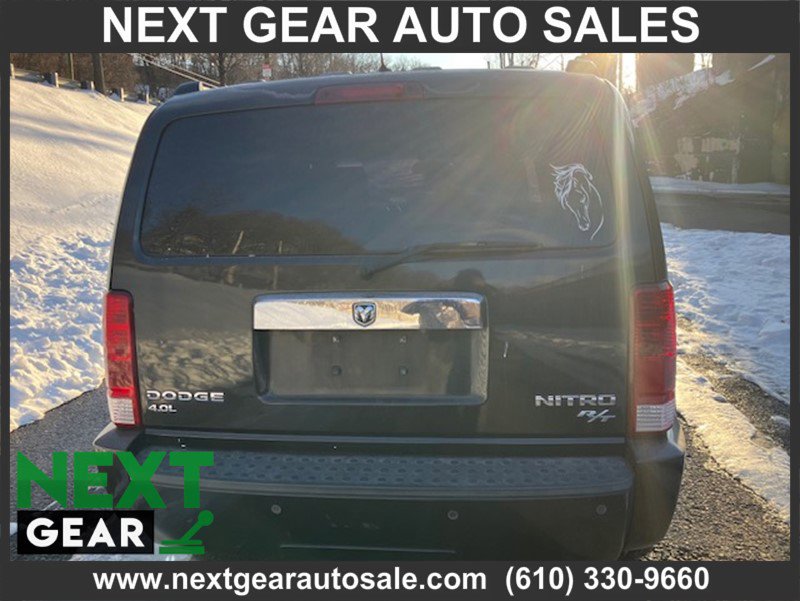 Used 2009 Dodge Nitro R/T image 4