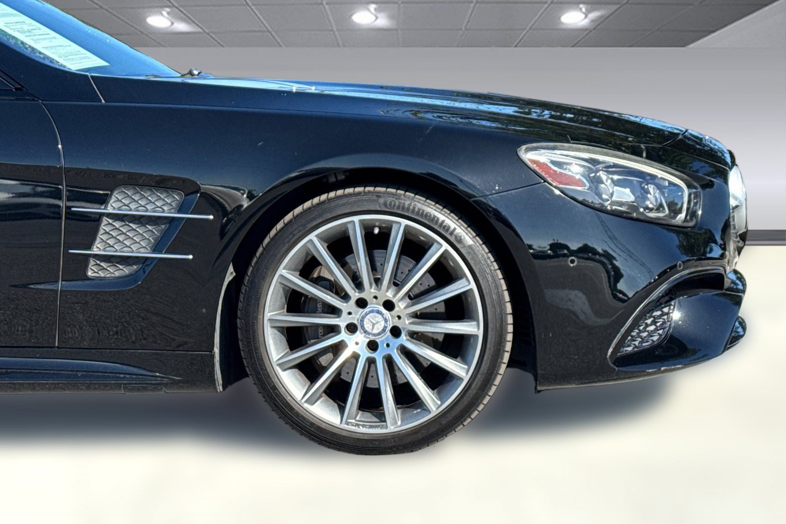 Certified 2017 Mercedes-Benz SL 550 image 33