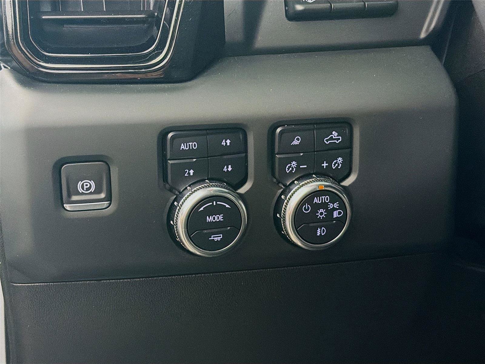 Used 2024 GMC Sierra 2500 AT4X w/ AT4X AEV Edition AWD/4WD image 17