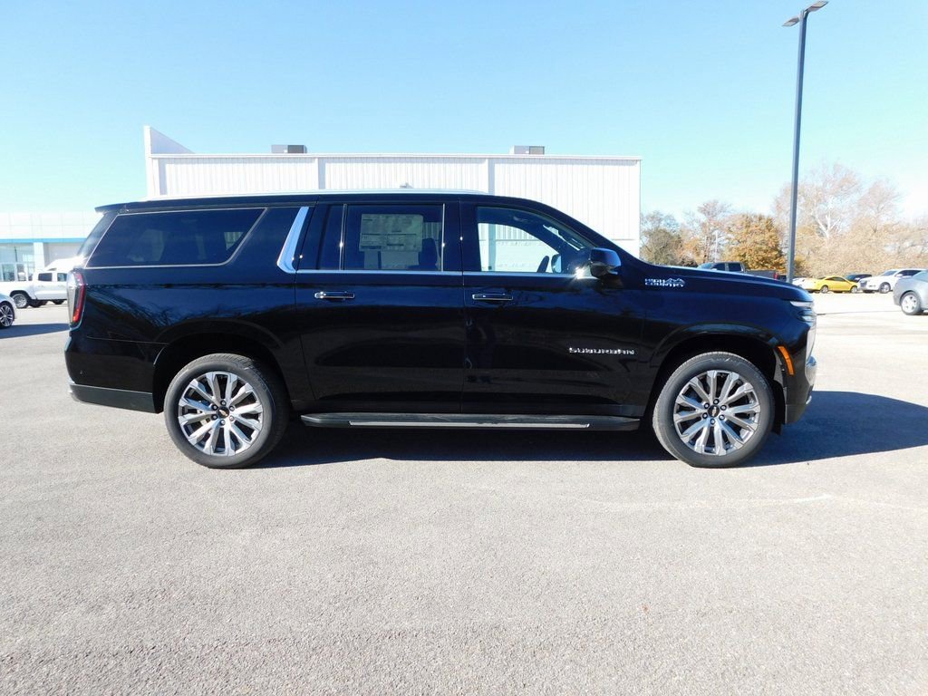 New 2025 Chevrolet Suburban High Country image 2
