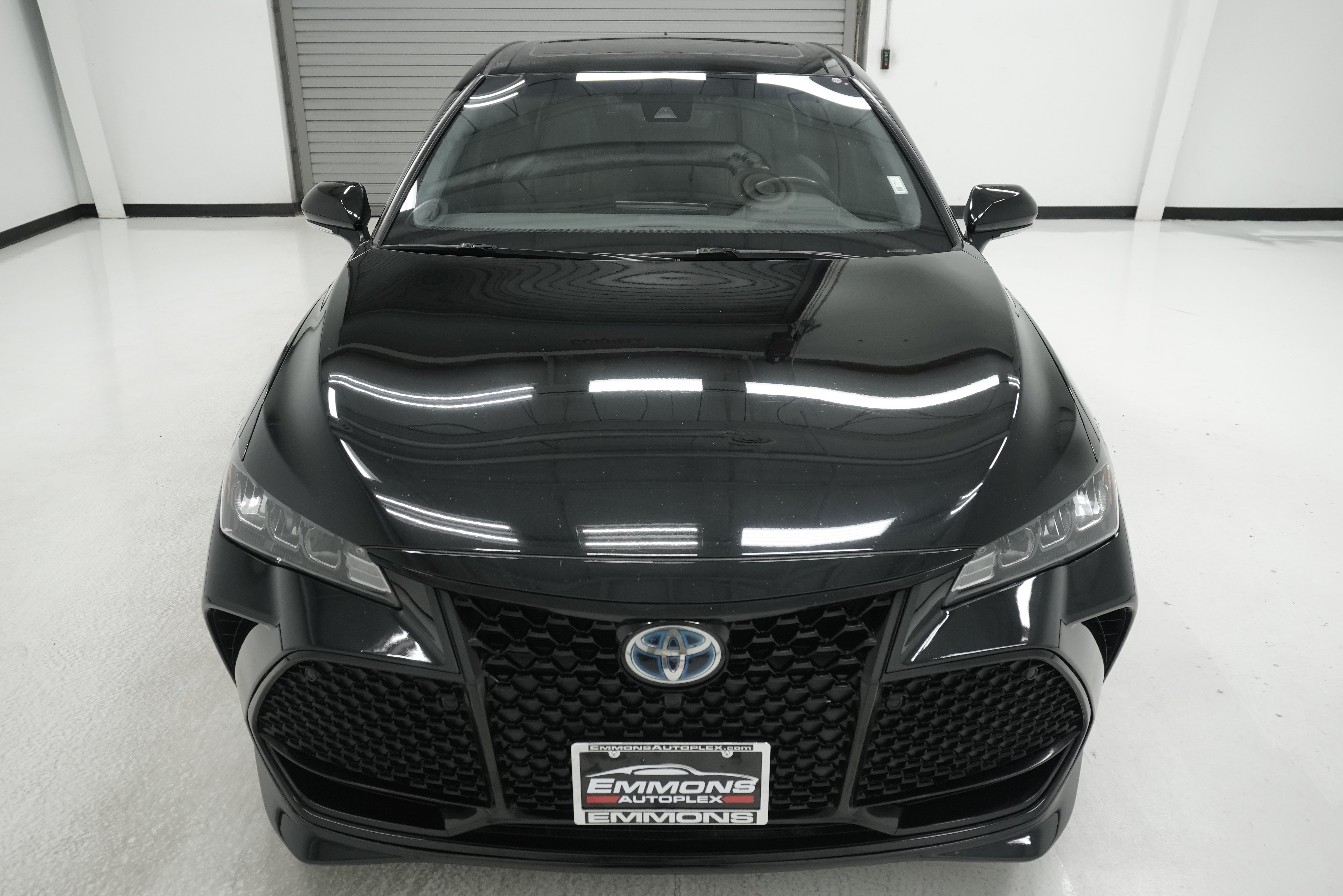 Used 2019 Toyota Avalon XSE w/ All Weather Liner Package FWD image 2