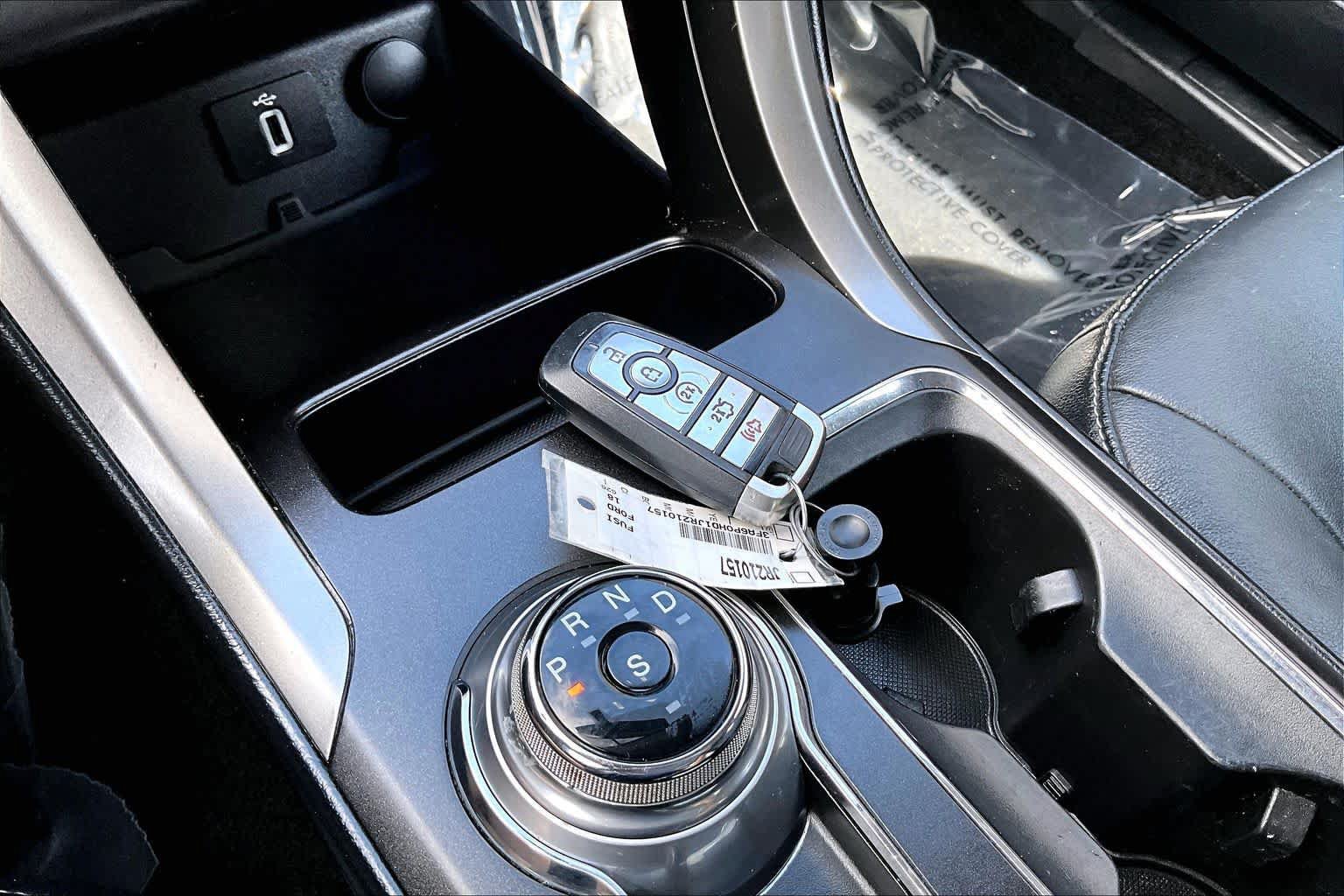 Used 2018 Ford Fusion SE w/ Fusion SE Technology Package FWD image 15