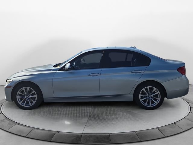 Used 2017 BMW 320i Sedan image 2