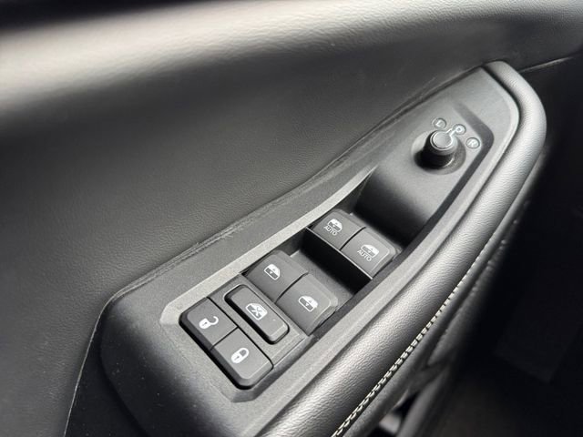 Used 2023 Jeep Grand Cherokee L Laredo image 5