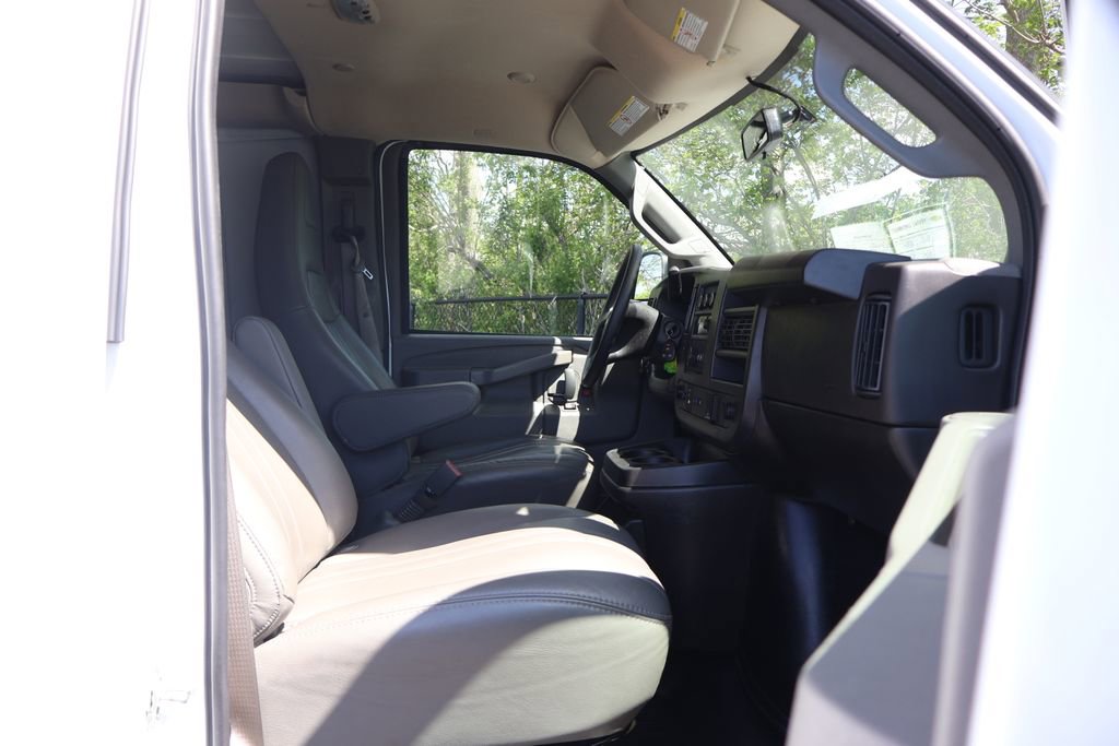 Used 2025 Chevrolet Express 2500 Extended w/ Driver Convenience Package image 38