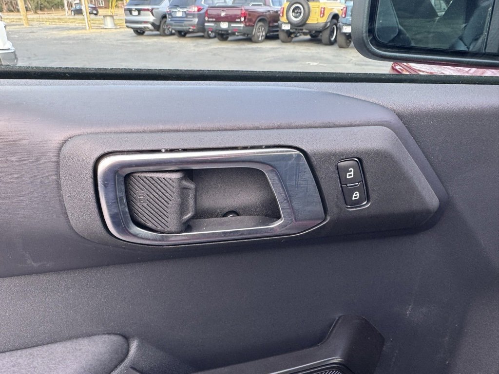 Used 2025 Ford Bronco Badlands image 23