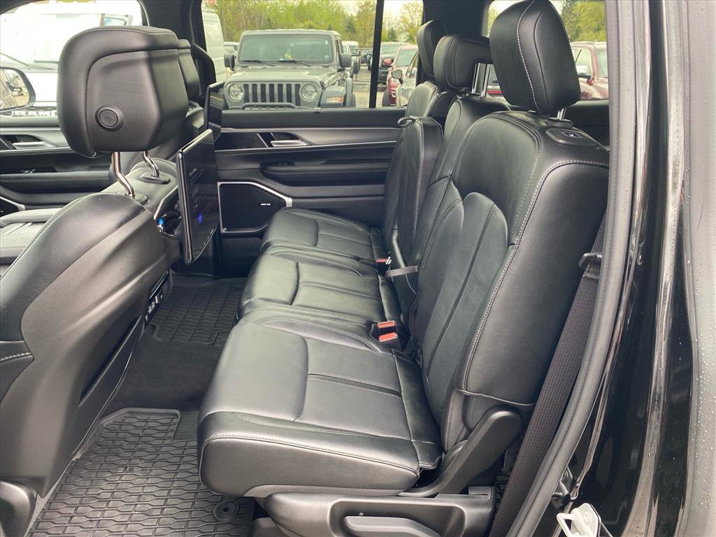 Used 2024 Jeep Wagoneer Series II w/ Convenience Group I AWD/4WD image 27