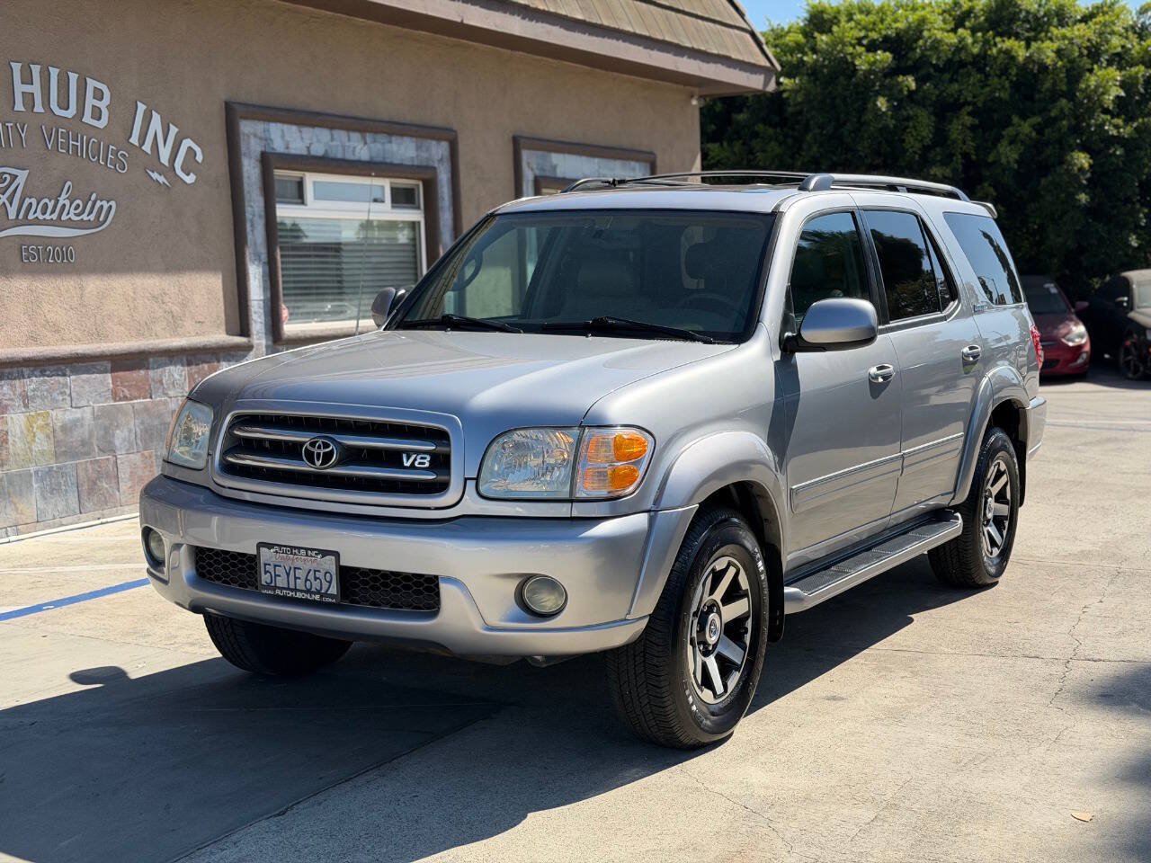 Used 2004 Toyota Sequoia Limited RWD image 2