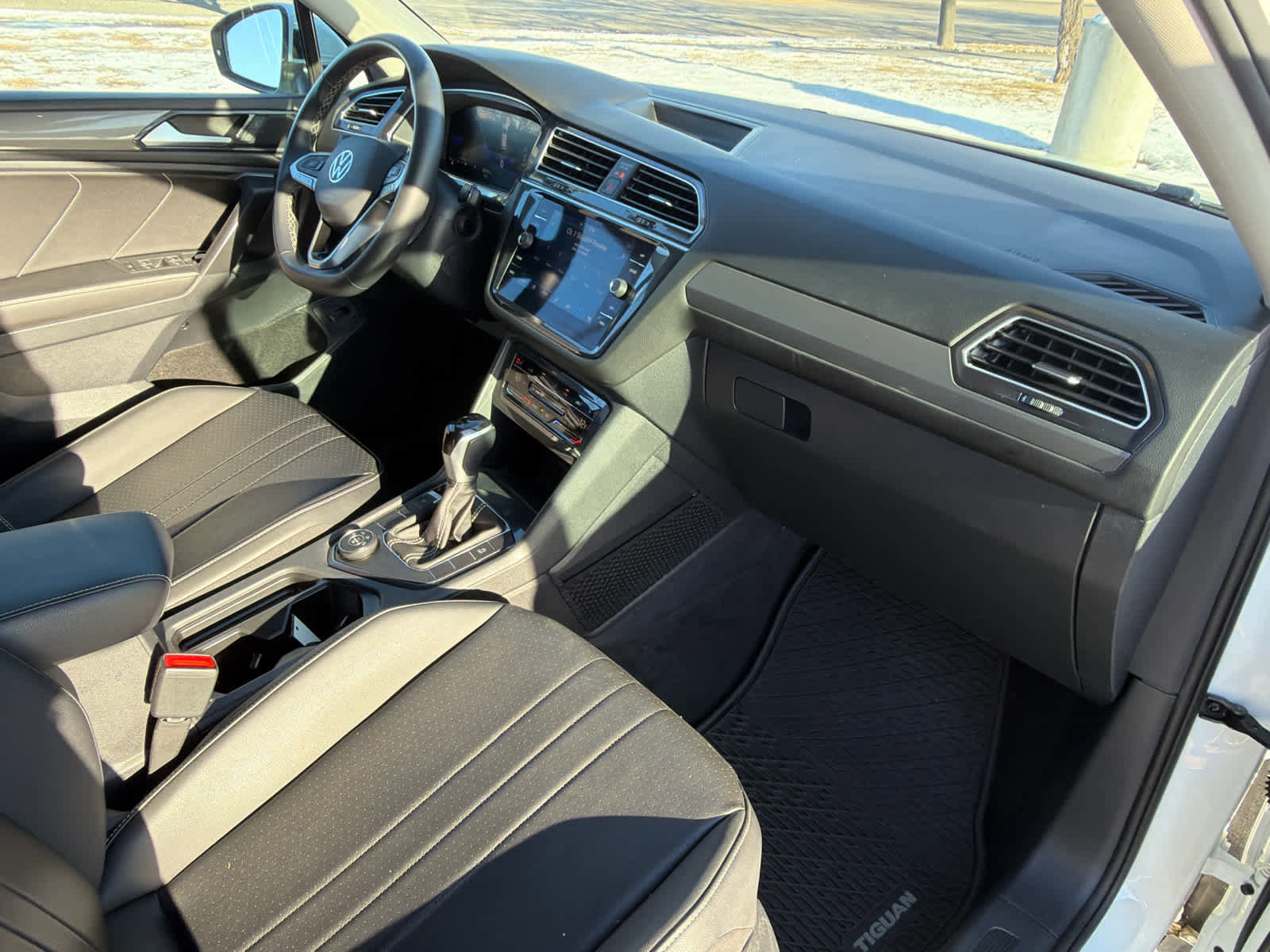 Used 2024 Volkswagen Tiguan SE image 14