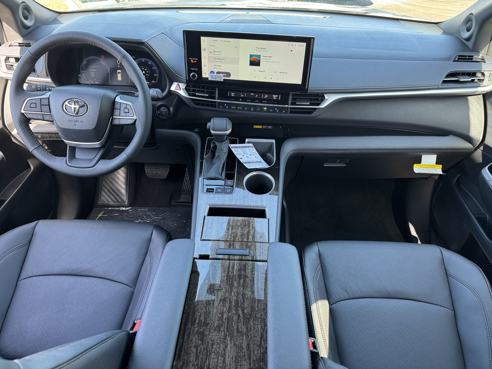 New 2026 Toyota Sienna Limited FWD image 4