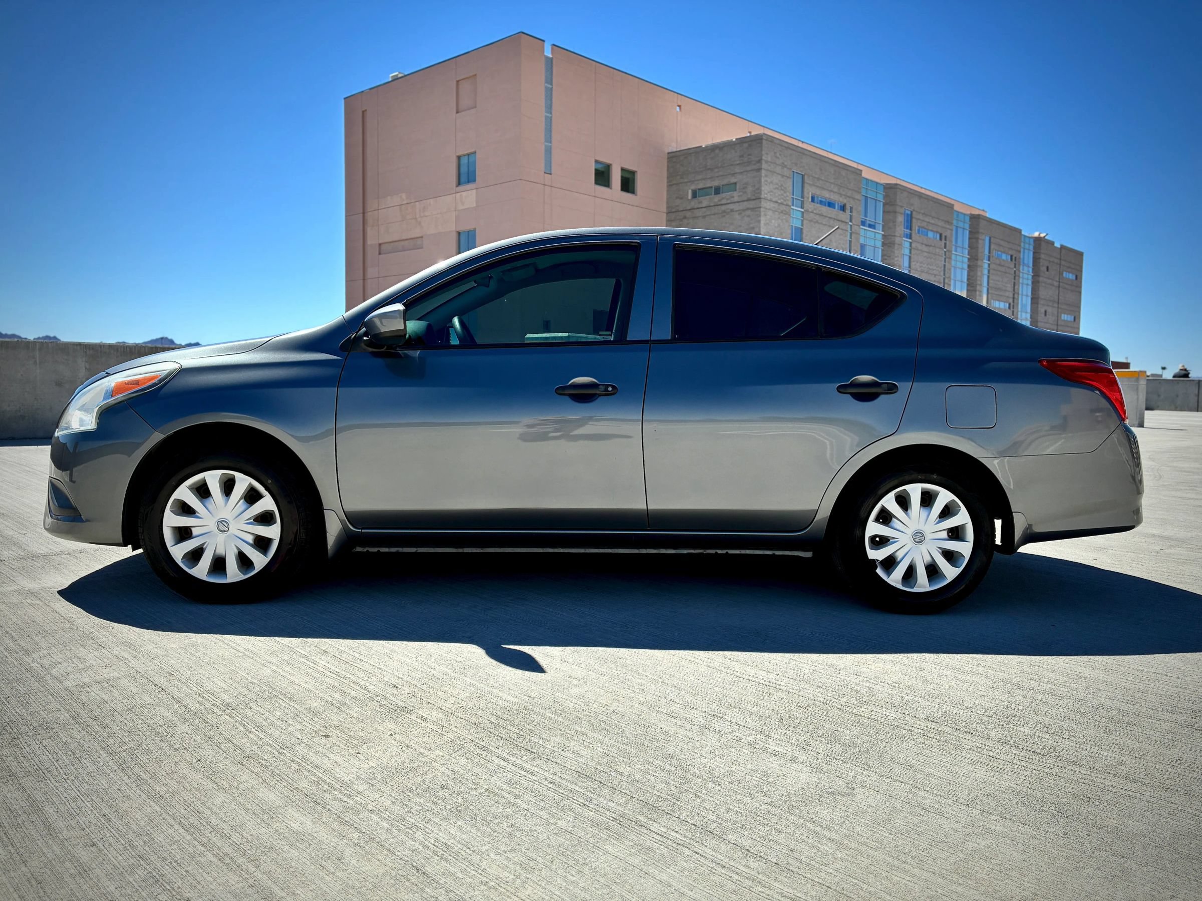 Used 2018 Nissan Versa S FWD image 5