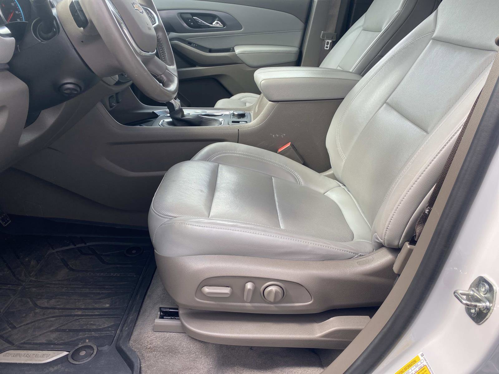 Used 2021 Chevrolet Traverse Premier image 20