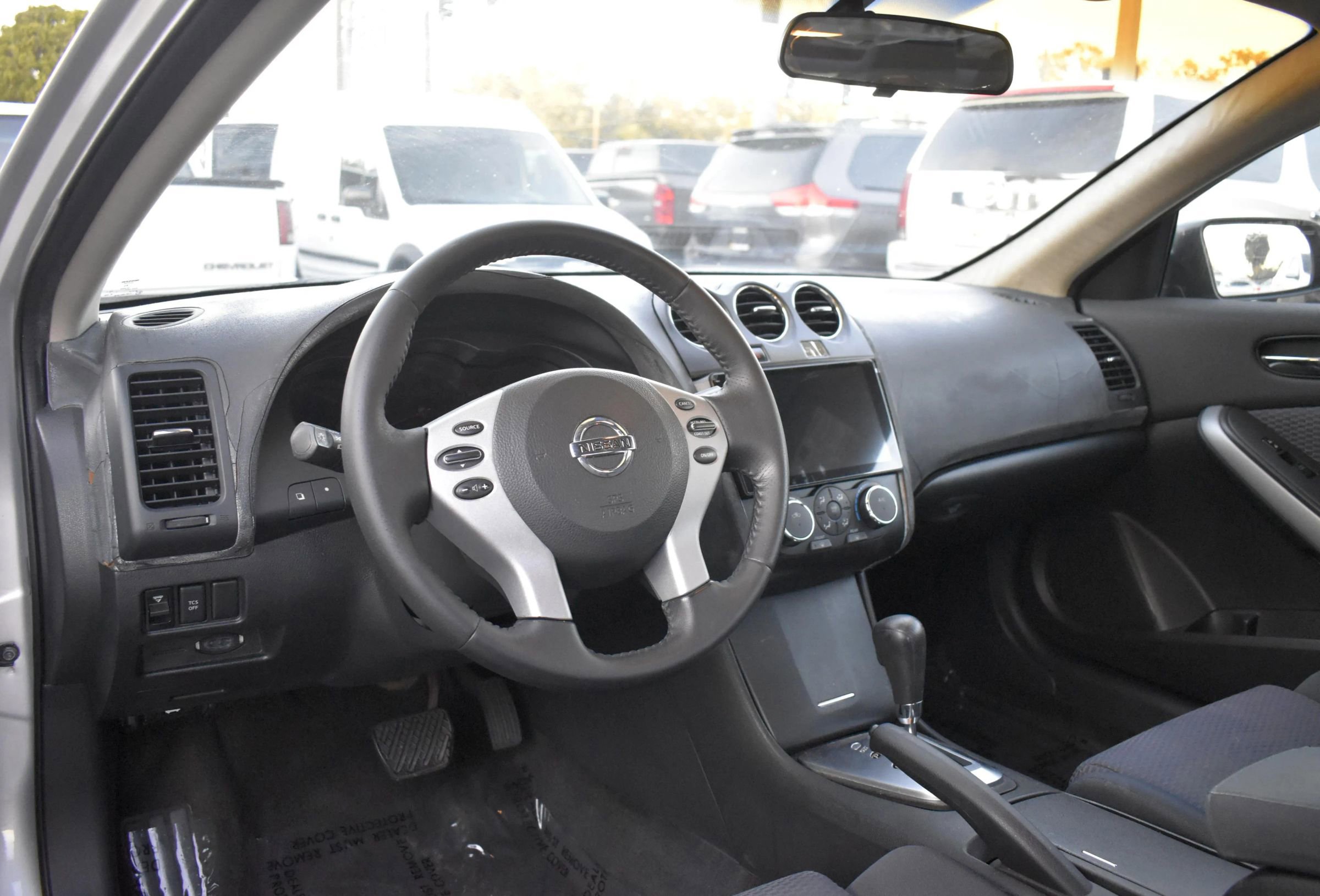 Used 2008 Nissan Altima 3.5 SE FWD image 9
