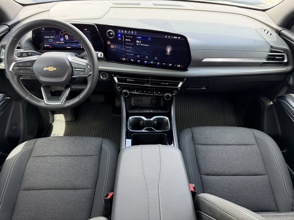 Used 2026 Chevrolet Traverse LT FWD image 16