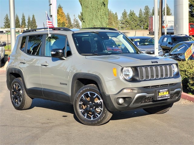 Used 2023 Jeep Renegade Latitude w/ Sun/Sound Group image 2