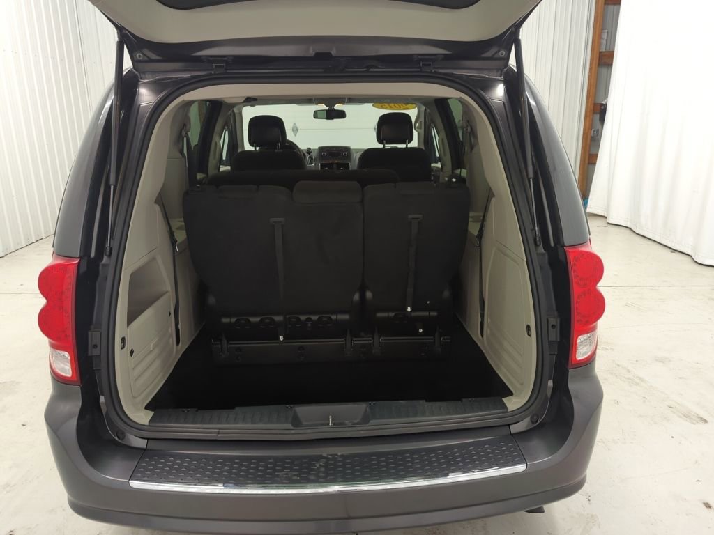 Used 2015 Dodge Grand Caravan American Value Package w/ UConnect Hands-Free Group FWD image 8